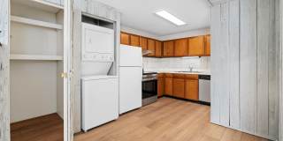 700 S Monarch Street unit: 207 Gallery 5