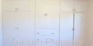 2831 E Adams Street Gallery 12