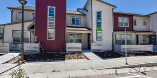 Contemporary Townhome in North CO Springs Gallery 1
