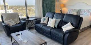 Oceanfront Corner View Condo - BEST VIEW & Wake up to the Oceanview from bed! DEPOSIT-FREE Renting option thru OBLIGO! Deposit Alternative available. Gallery 7