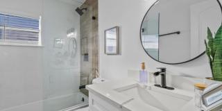 Modern 4BR South Tampa Home | Yard | Near the Bay Gallery 7