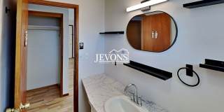 $250 Off First Month's Rent! Gallery 17