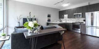 Luxe on Chicago Gallery 28