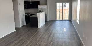 Preleasing Now! Spacious 3-Bed, 2-Bath Home in Yukon Gallery 8
