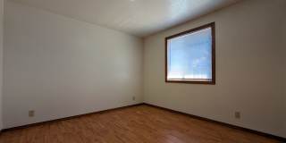Spacious upstairs 2-Bedroom, 1-Bath Apartment in Springfield 4-Plex! Spacious upstairs 2-Bedroom, 1-Bath Apartment in Springfield 4-Plex! Gallery 13