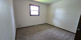 Cute 2-bedroom duplex in Normal! Gallery 9