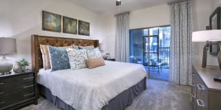 Drake at Midtown Gallery 4