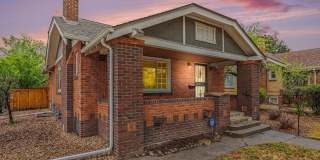 Available NOW! 3 Bedroom 2 Bath Beautiful Home in Denver! Gallery 1