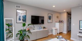 1815 INGERSOLL Street Gallery 40