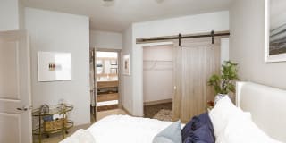 Met on 7th Gallery 37