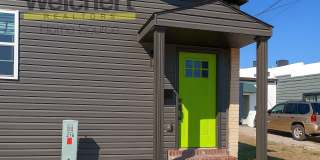 Walkable Downtown Apartment with Washer  Dryer Gallery 1