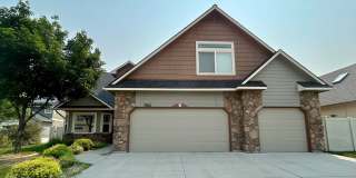 Spacious Saddlebrook Home with Bonus Room, Office & No Rear Neighbors Gallery 1