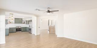 1018 W Kings Avenue Gallery 16
