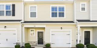 3 BR/2.5BA | Newly Renovated Single Family Home | Private back patio Gallery 1