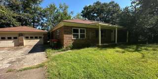 Welcome to your dream home in the heart of Russellville, AR. Gallery 1