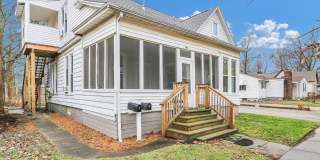 Beautifully Remodeled 1 Bedroom Located in a Historic Area near Campus, Downtown, Parks, and Dining Gallery 1