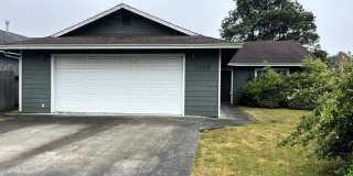 Pet-Friendly 3 Bed 2 Bath McKinleyville Home Gallery 1