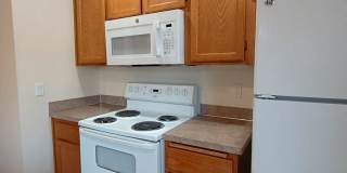2 Bedroom 2.5 bath BIG Townhouse with garage - minutes from JBLM East Gate Gallery 43