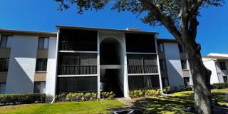 1 Bedroom 2nd Floor Condo in East Orlando with Laminate Flooring and Scenic Balcony View! Gallery 1