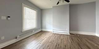 Updated 3 Bedroom 1.5 Bath Townhome w/ Paved Yard + Washer & Dryer Gallery 30