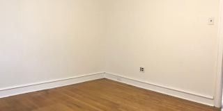 Gorgeous 3-Bedroom Townhome in Lawncrest! Available NOW! Gallery 14