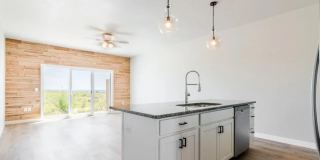 Modern Townhome in Beautiful Colbert Hills Golf Course Area Gallery 1