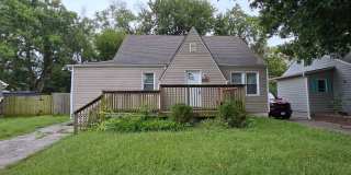 3-Bedroom, 1.5 Bath Single Family for Rent in Raytown, MO | Attached Garage & Modern Kitchen Gallery 1