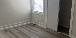 242 16th Street Gallery 6