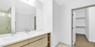 3033 Wilshire Gallery 21