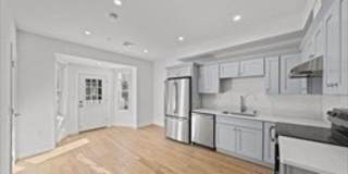 417 Commercial St unit: 4 Gallery 1