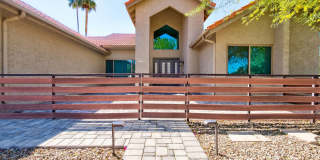 Gorgeous Remodel in Tempe close to ASU!!!  Available May 1st!!!  Great Layout!!!  Great Yard!!!  You will not be disappointed!!! Gallery 7