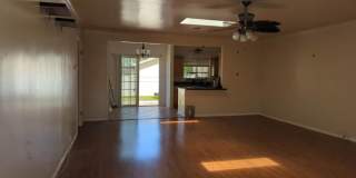 Spacious 2-Bed, 1-Bath Home in the Heart of Burbank! Gallery 4