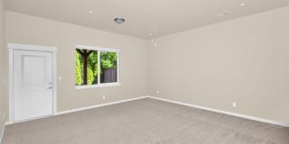 Redmond 5 Bedroom Charmer Gallery 23