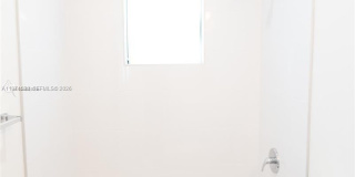 120 NE 71st St Gallery 5