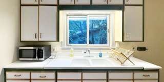 346 North Grand Street Gallery 6