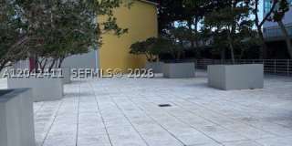 2025 Brickell Ave Gallery 13
