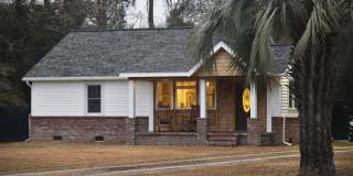 Charming 2BR/1.5BA Home in West Ashley – W/D, Dishwasher, Great Location! Gallery 1