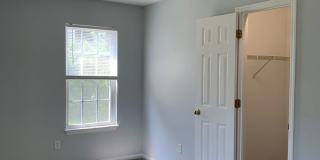 3 BD, 2 BA House: Freshly Painted + New Flooring + Available Now! Gallery 17