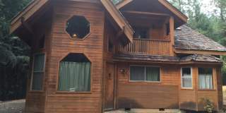 Nice Secluded Cabin Home Gallery 1