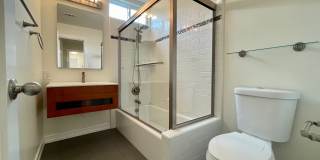 Updated and Spacious 4 Bedroom in Laguna Lake Gallery 15