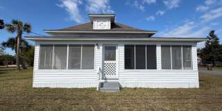 1002 Indiana Ave Gallery 1