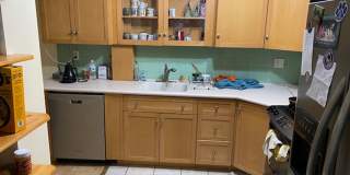 Charming 4 Bedroom-No Broker Fee Gallery 1