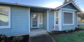 Price Drop!-Exceptional 2200 sq ft Three Bedroom 2 Bath Rambler in Fed Way - with A/C Gallery 4