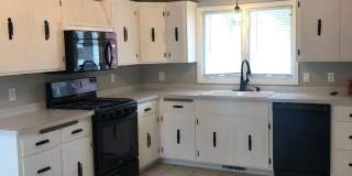 Single Family Home - River Views - Updated Finishes! Gallery 1