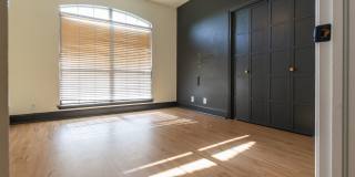 Luxurious Oasis with Poolside Serenity: Discover 17300 Zinc Drive, Edmond Gallery 27