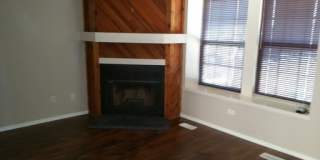 Charming 2 BR/2BA Townhome in Prime Rockrimmon Location! Gallery 3