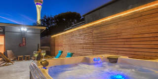 Vibrant, fully-furnished home near downtown with modern updates, pool & spa with flexible stay options! Gallery 4