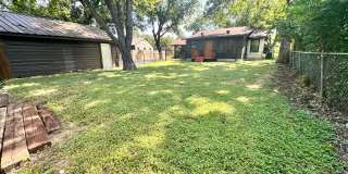 Charming 3 Bed 2 Bath Home with Bonus Den and Detached Garage Gallery 24