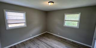 3br 1.5 BA with fence Gallery 8