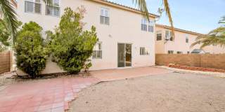 Southern Highlands Beauty with Expansive Loft & Designer Upgrades! Gallery 26